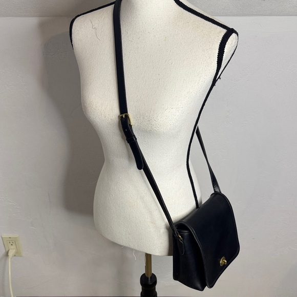 COACH Vintage Companion Flap Bag w/ Crossbody Strap Black Leather Style 9076B
